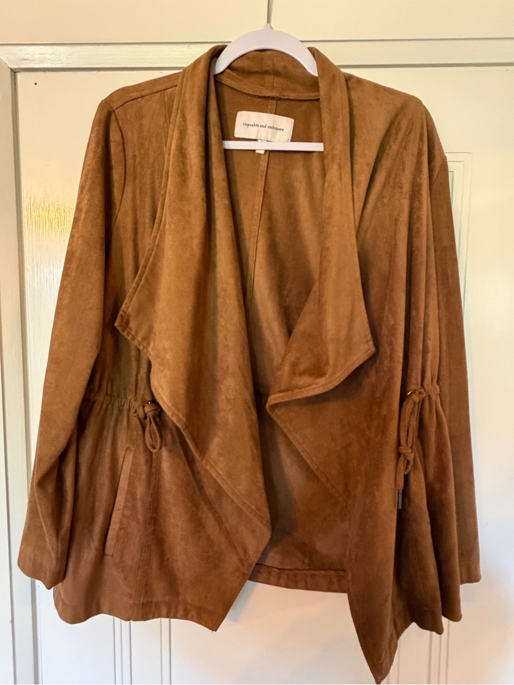 cupcakes & cashmere Camel Brown Faux-Suede Open Front Trench Jacket